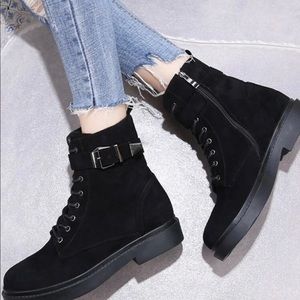 Buckle decor side zip boots